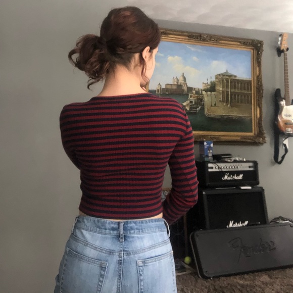 FOREVER 21 KNIT LONG SLEEVE CROP TOP - Picture 3 of 3